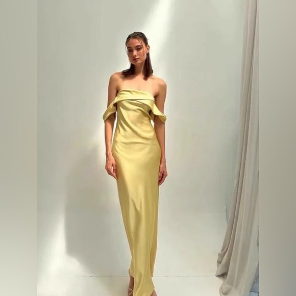 Fabrique.co Thai brand Pierre Scarf off shoulder Dress in honey gold, size small - Picture 2 of 16